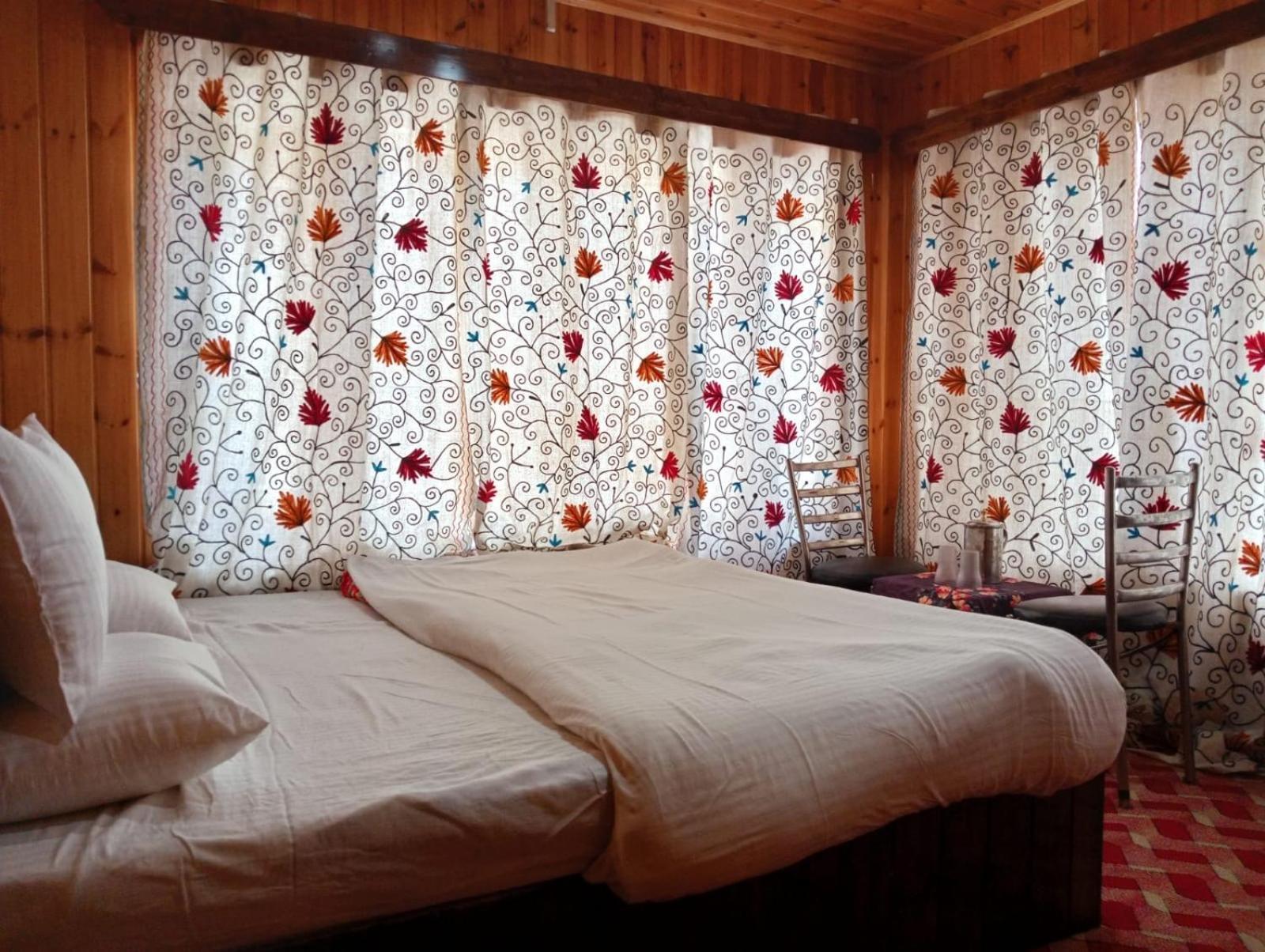 Pahalgām New Prince Cottage & Saibha Palace מראה חיצוני תמונה
